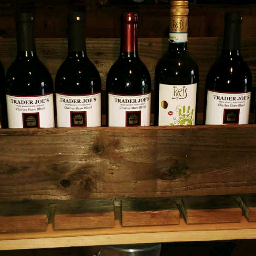 Wall/Wine Rack w 5 stem glass slots
